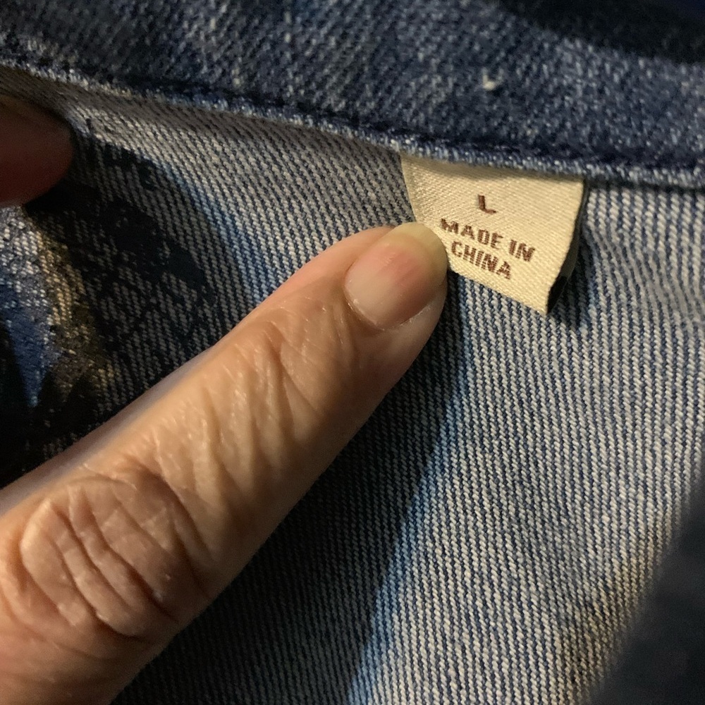 Stretch Denim Jacket. ONE WORLD Cropped.  Size LARGE. New with tag. Too cute! - Picture 5 of 8